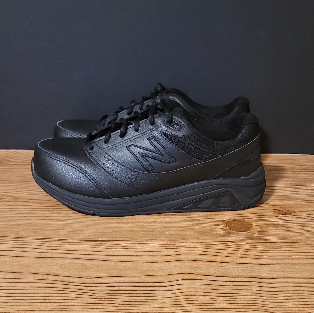 New Balance 928 V3 Water-resistant Walking stability. 8 1/2 Wide DE